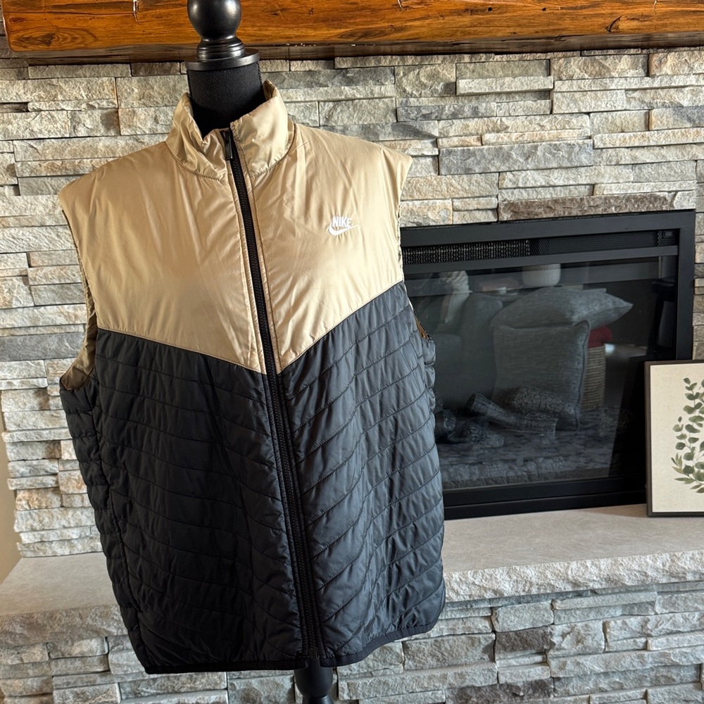 Nike Black and Beige Quilted Vest